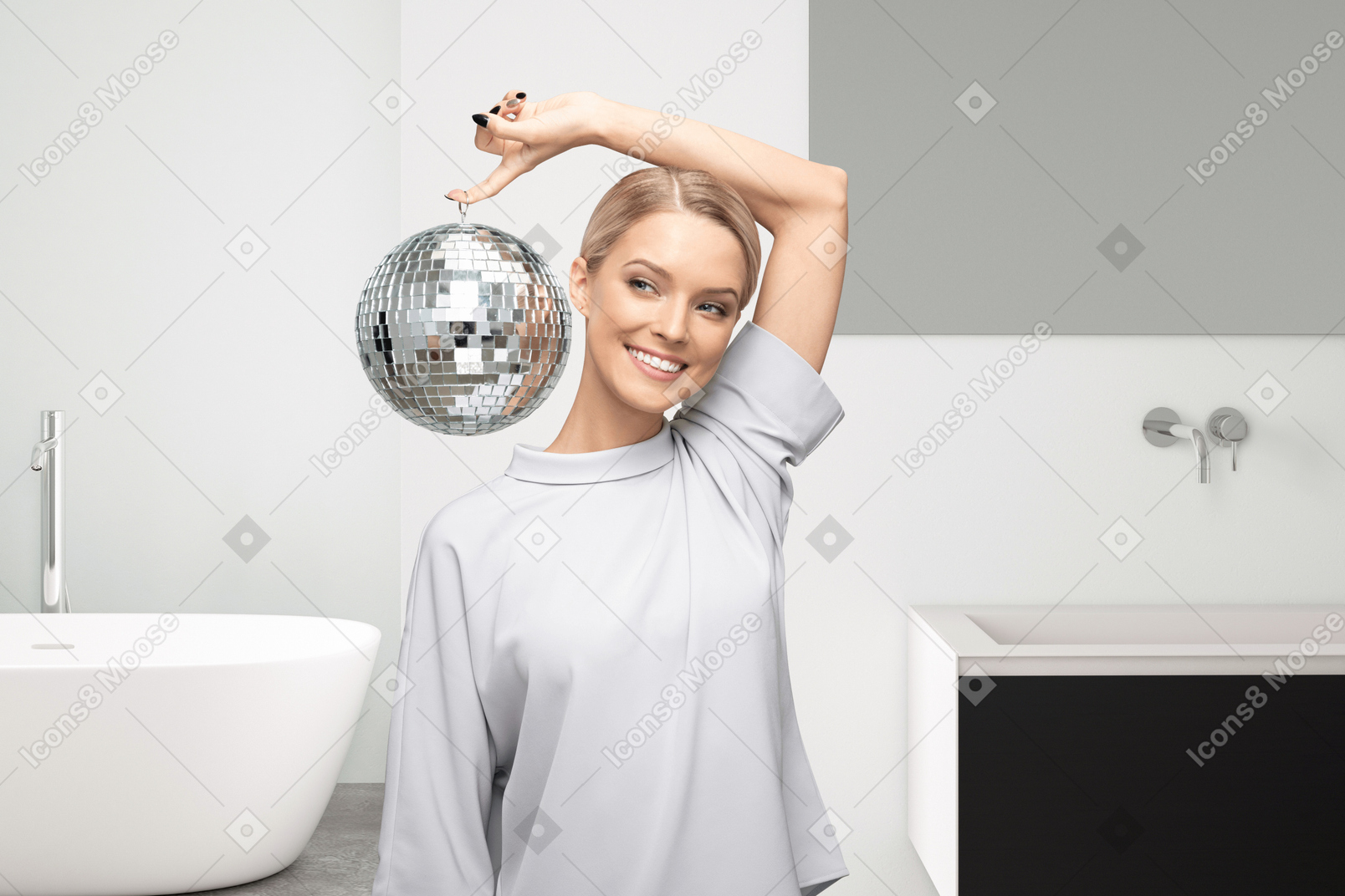 Mulher segurando bola de discoteca