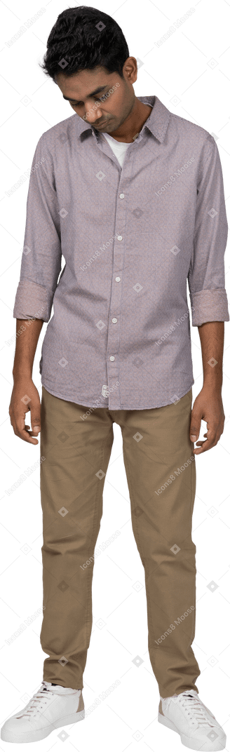 Man in casual clothes standing