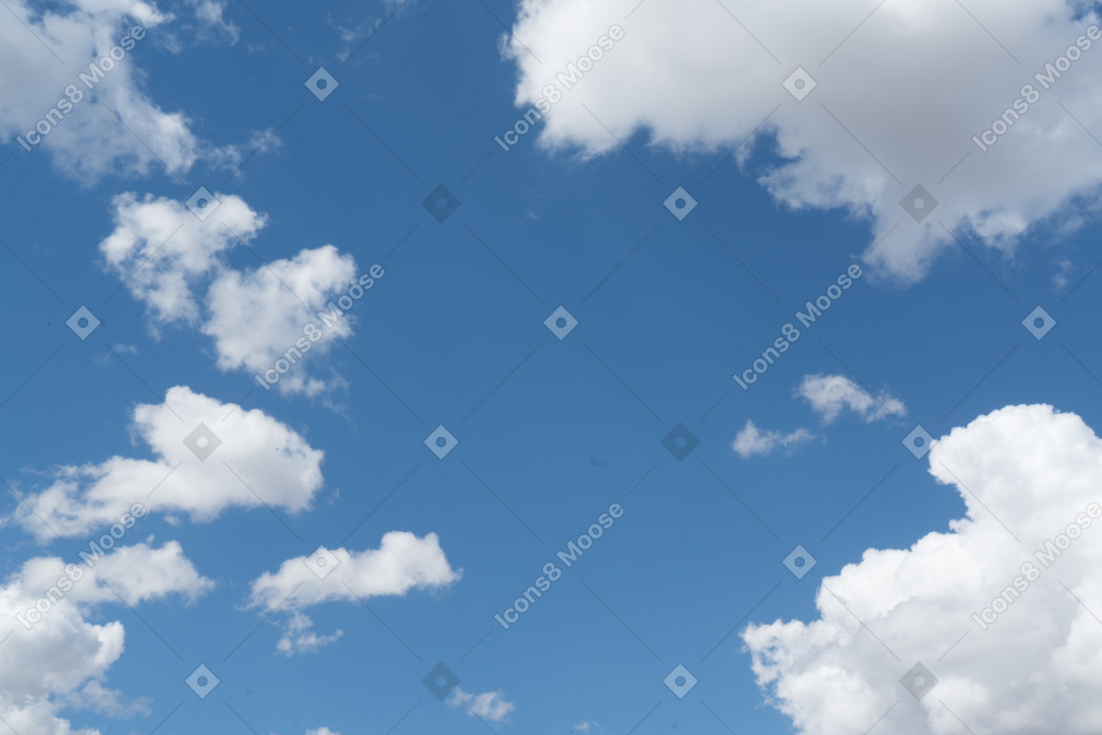 Blauer himmel mit wolken