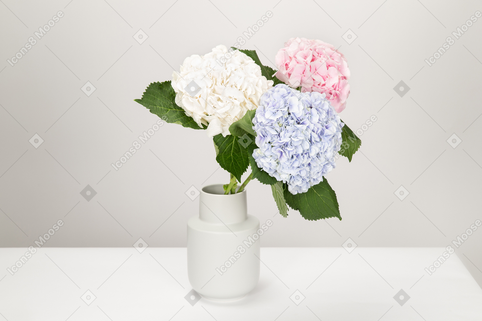 Красивый букет цветов для декора дома