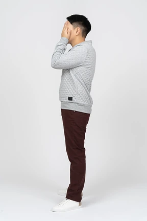 Man in casual clothes standing