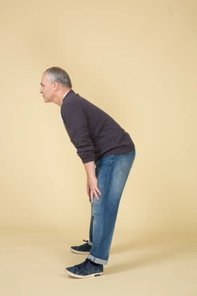 Man in casual clothes posing