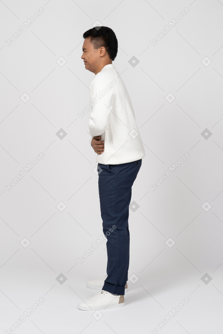 Man in casual clothes standing