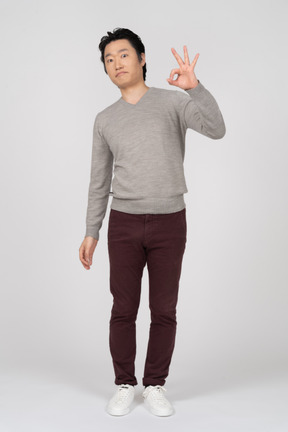 Man in casual clothes standing