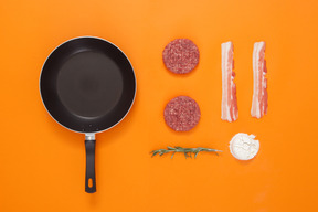 Hamburger patty before cooking