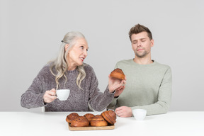 Abuelita sabes que no como dulces