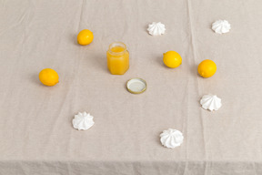 柠檬，棉花糖和蜂蜜罐