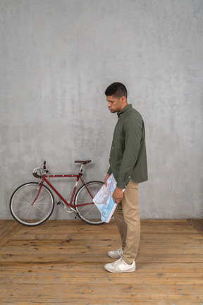 Man holding city map