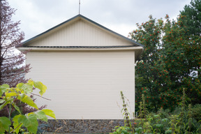 Petite maison entre les verts