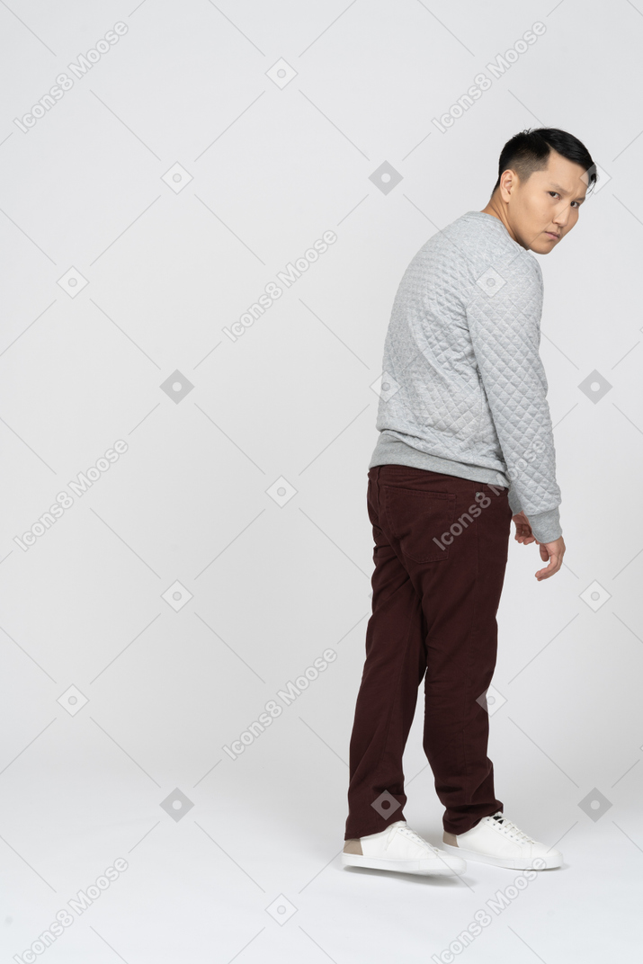 Man in casual clothes standing