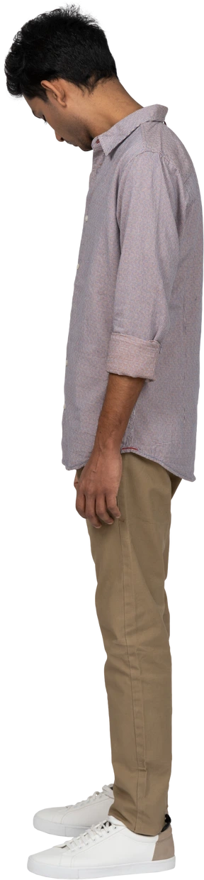 Man in casual clothes standing