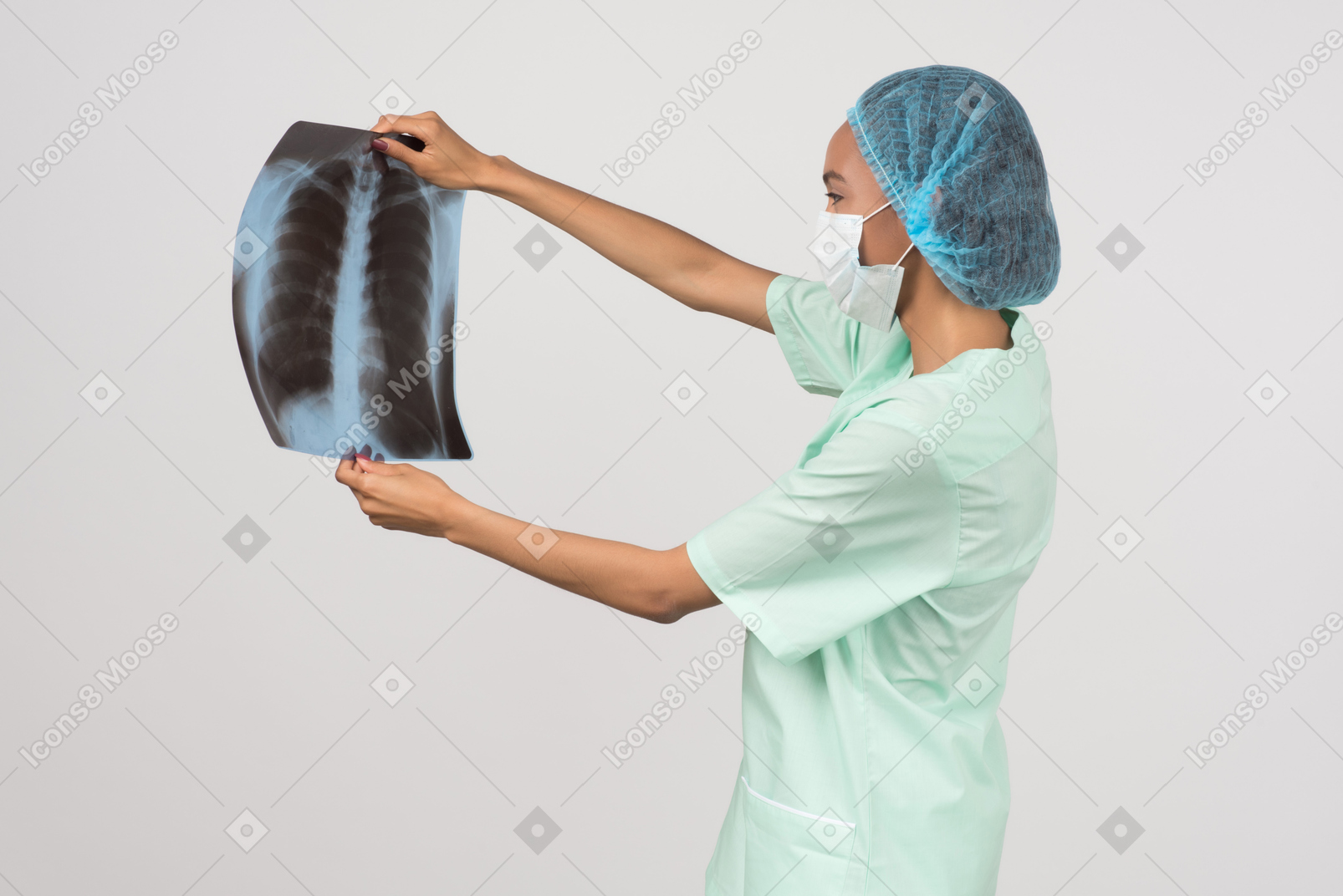 Examing patient's lungs scan