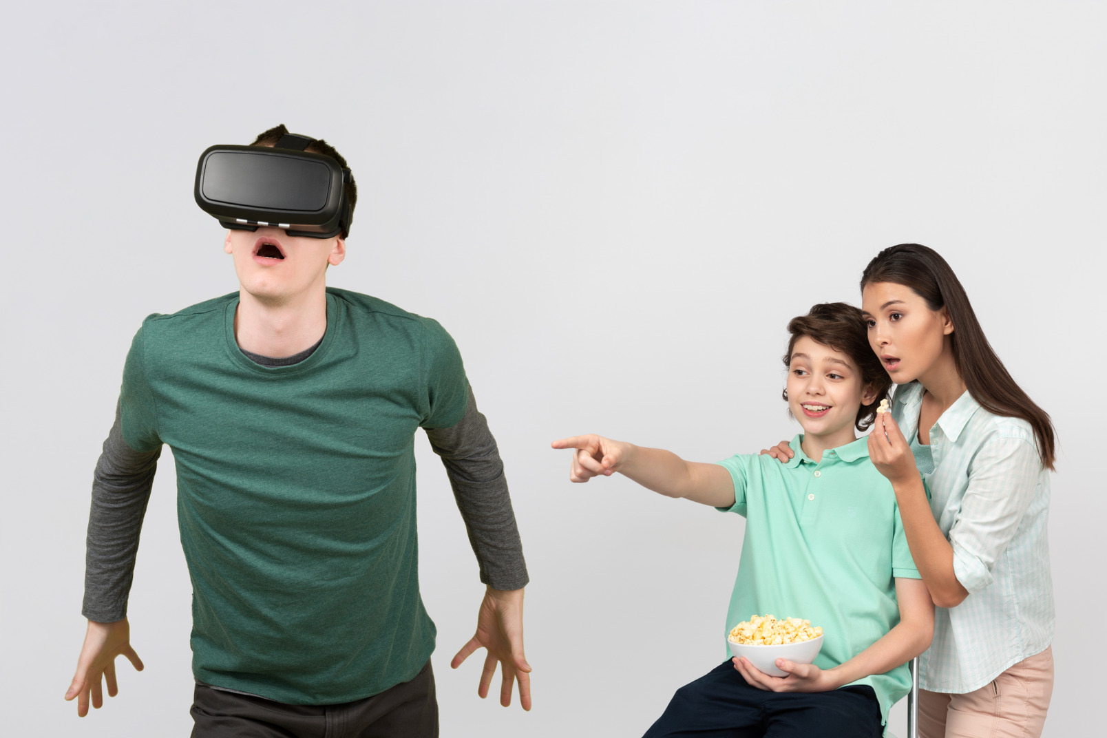 Mom, and why dad is the first one to play with vr headset?