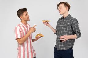 Gesellschaft und pizza sind großartig