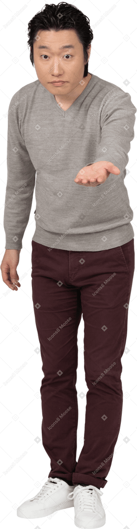 Man in casual clothes standing