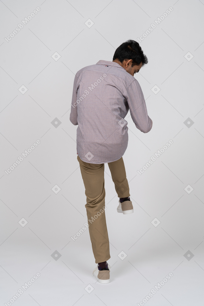 Man in casual clothes standing