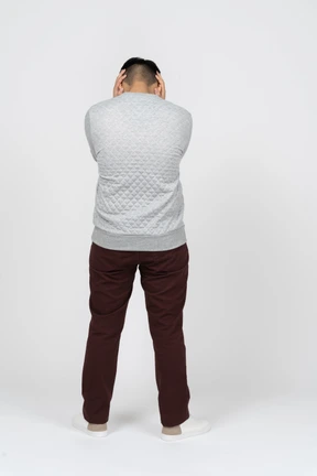 Man in casual clothes standing