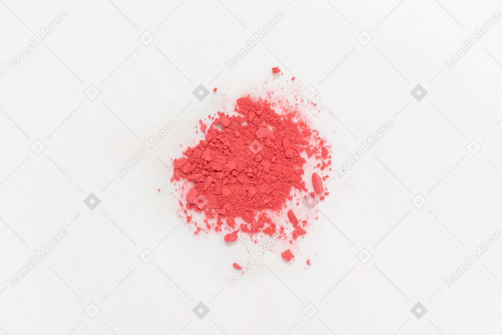 Polvo rojo sobre fondo blanco