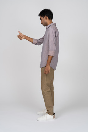 Man in casual clothes standing