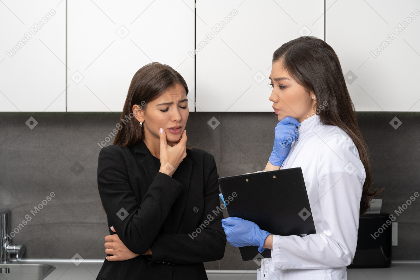 Paciente e médico discutindo