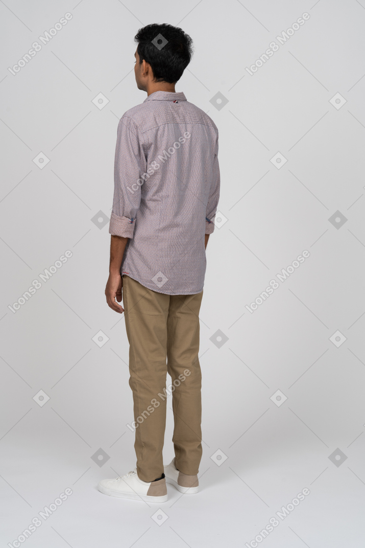 Man in casual clothes standing