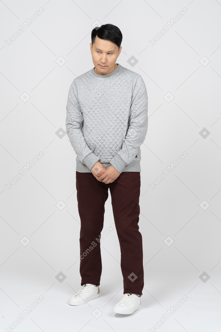 Man in casual clothes standing