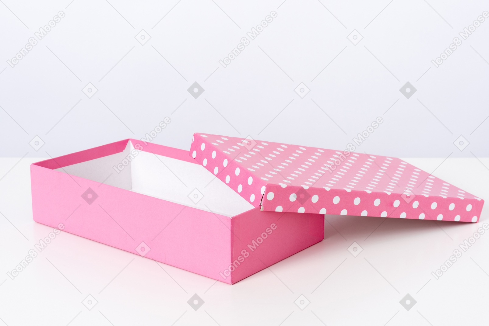 흰색 바탕에 분홍색 선물 상자