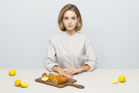 Qualcuno vuole un pezzo di torta al limone?