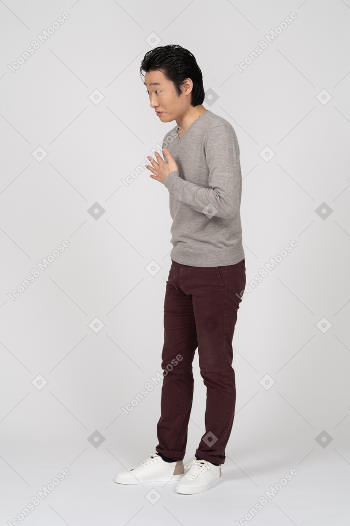 Man in casual clothes standing