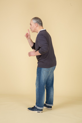 Man in casual clothes standing